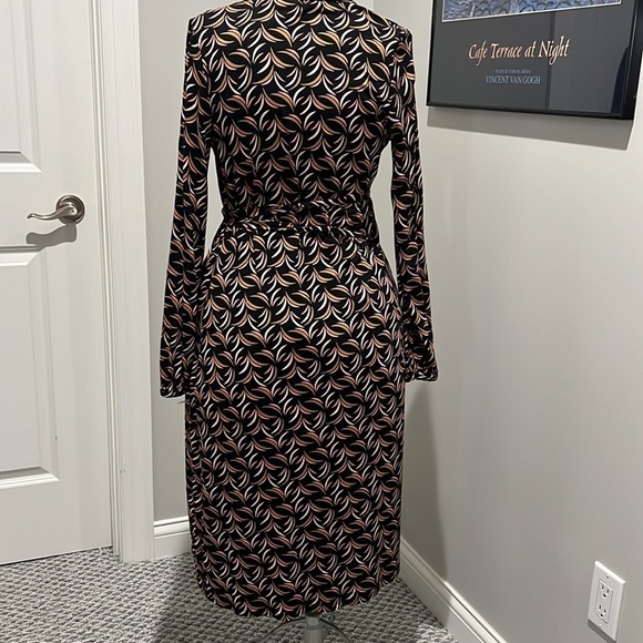 BODEN wrap dress in stylish print. Black/tan/light coral. Like new 8L - Picture 3 of 12